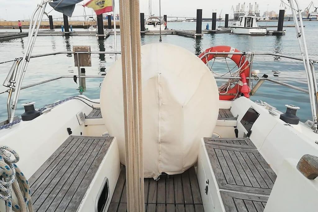 Boat-Apartamento Flotante Cadiz.. La Juanita Arroyo Εξωτερικό φωτογραφία