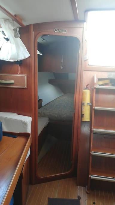 Boat-Apartamento Flotante Cadiz.. La Juanita Arroyo Εξωτερικό φωτογραφία