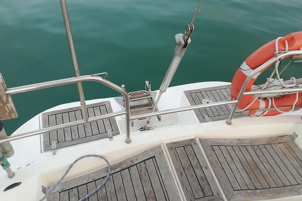 Boat-Apartamento Flotante Cadiz.. La Juanita Arroyo Εξωτερικό φωτογραφία