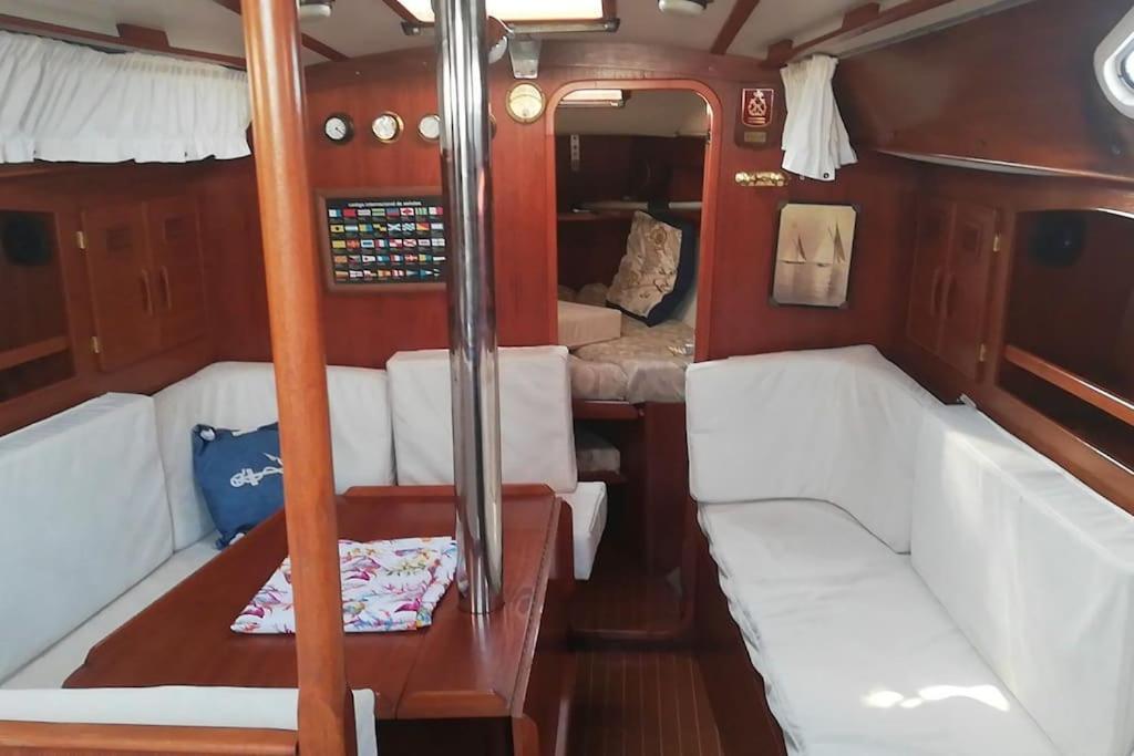 Boat-Apartamento Flotante Cadiz.. La Juanita Arroyo Εξωτερικό φωτογραφία