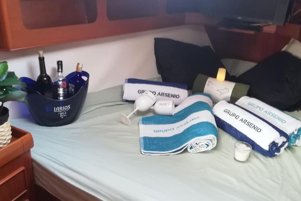 Boat-Apartamento Flotante Cadiz.. La Juanita Arroyo Εξωτερικό φωτογραφία